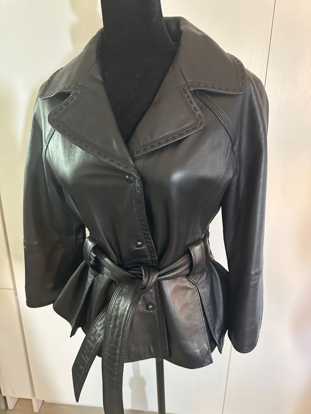 NWOT butter, soft Donatella black leather tie, front jacket, Bell sleeves ๐ฅ๐ฅ - Picture 11 of 17